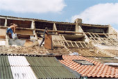 Renovatietraject - Verwijderen oud dakgebinte achtergevel
